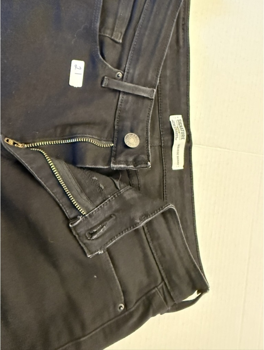 Signature Gold by Levi Strauss Mid-Rise Skinny Jeans Size 10 Black